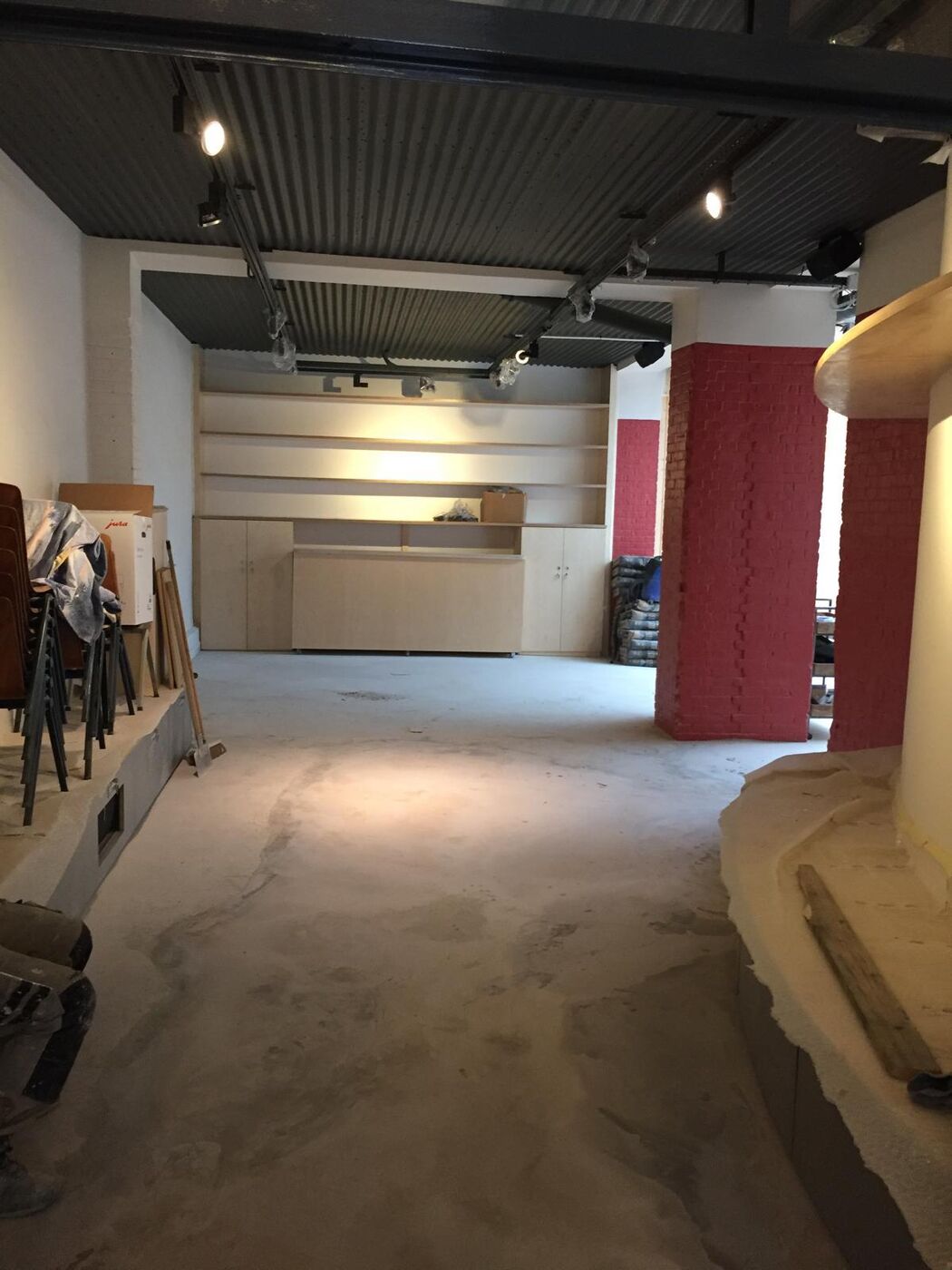 Pose du bar, finitions du parquet